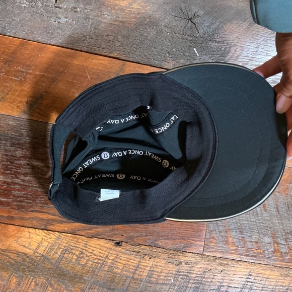 lululemon athletica Black Cap - Picture 16 of 16